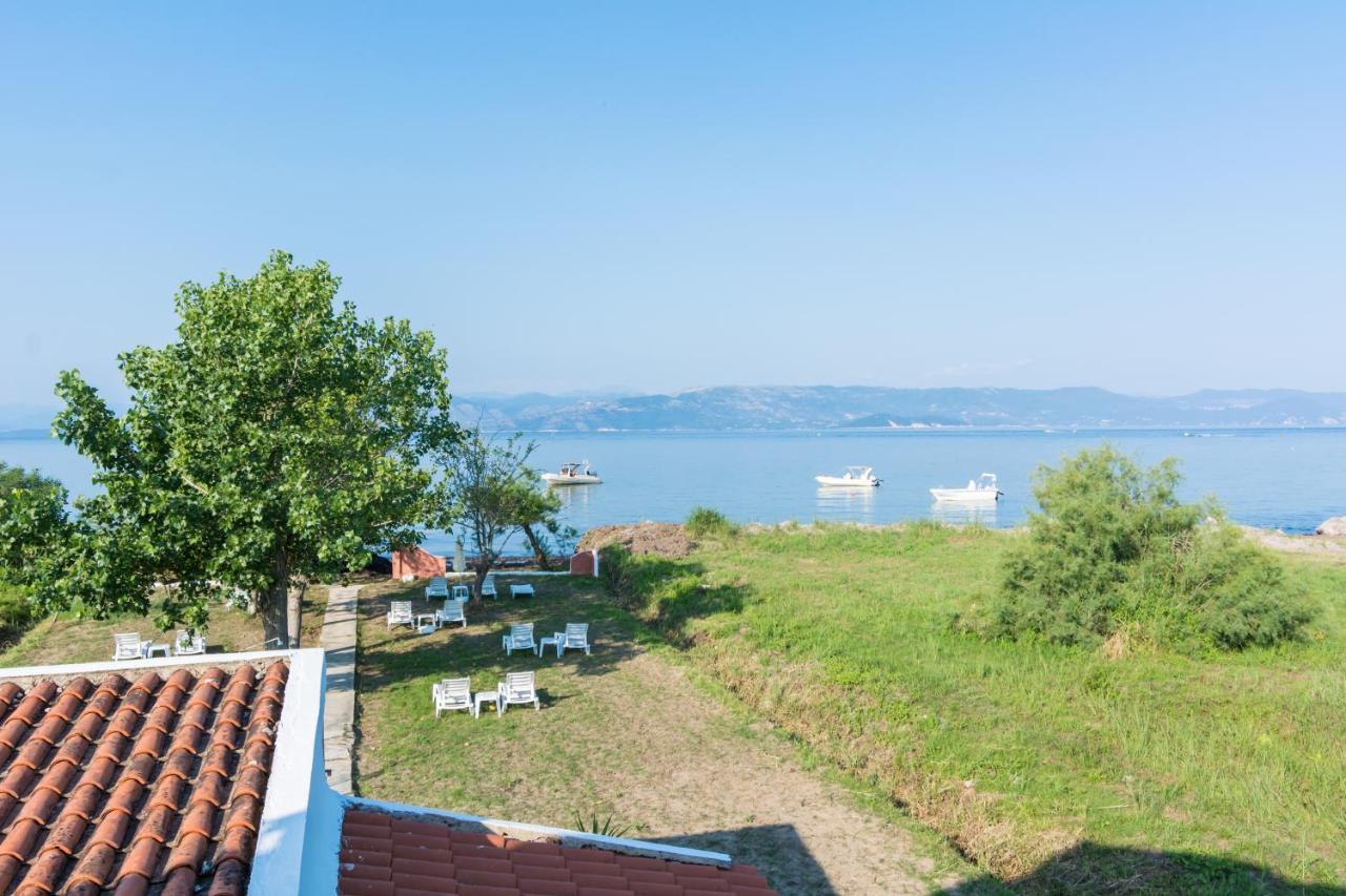 Melador Beachfront Apartments Kávos Екстериор снимка
