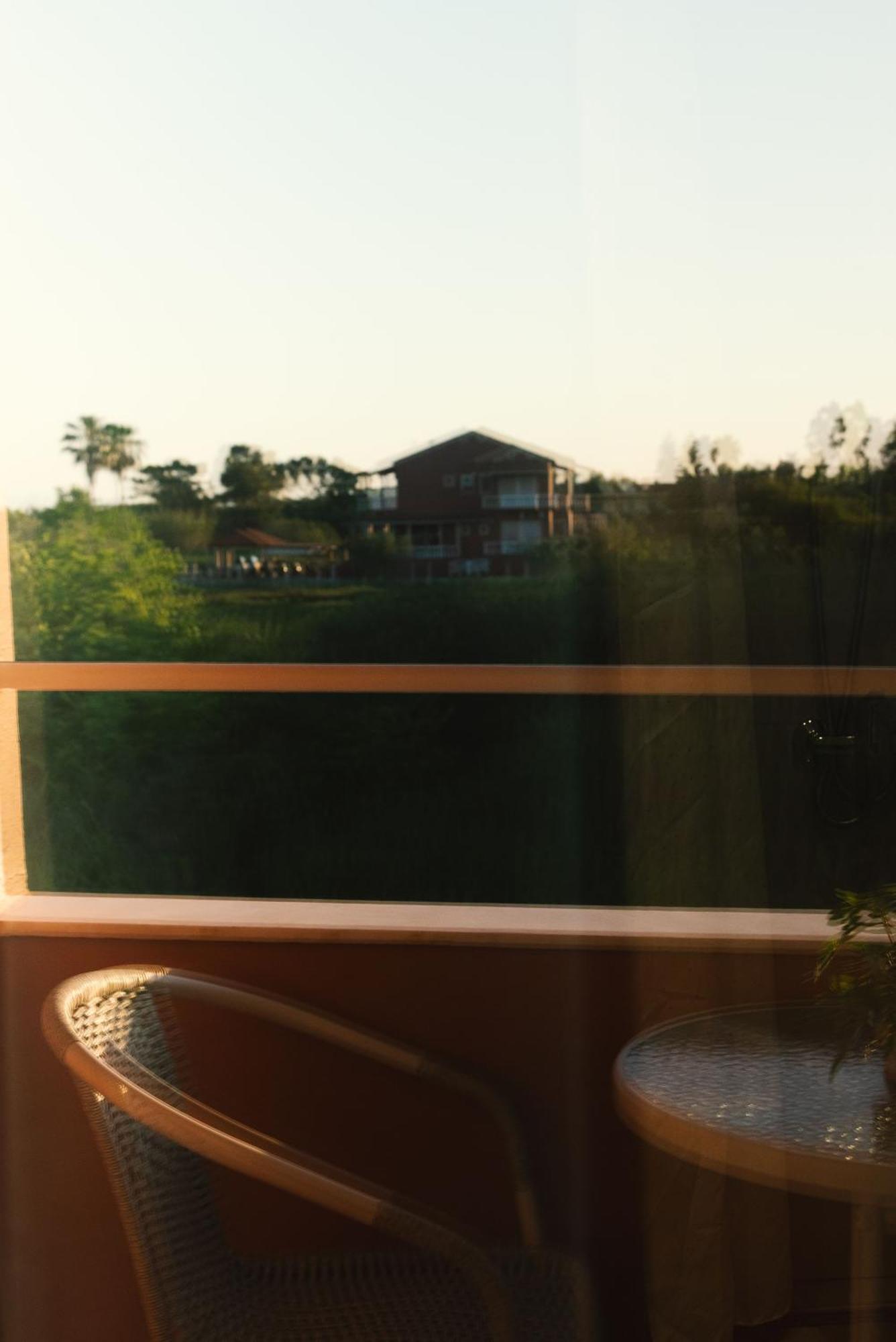 Melador Beachfront Apartments Kávos Екстериор снимка