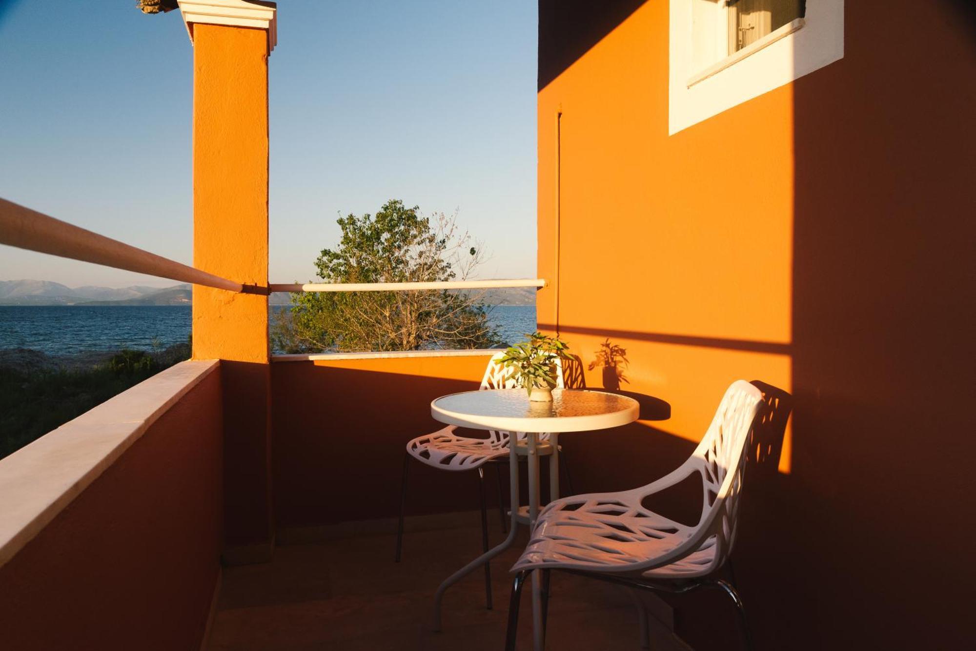 Melador Beachfront Apartments Kávos Екстериор снимка