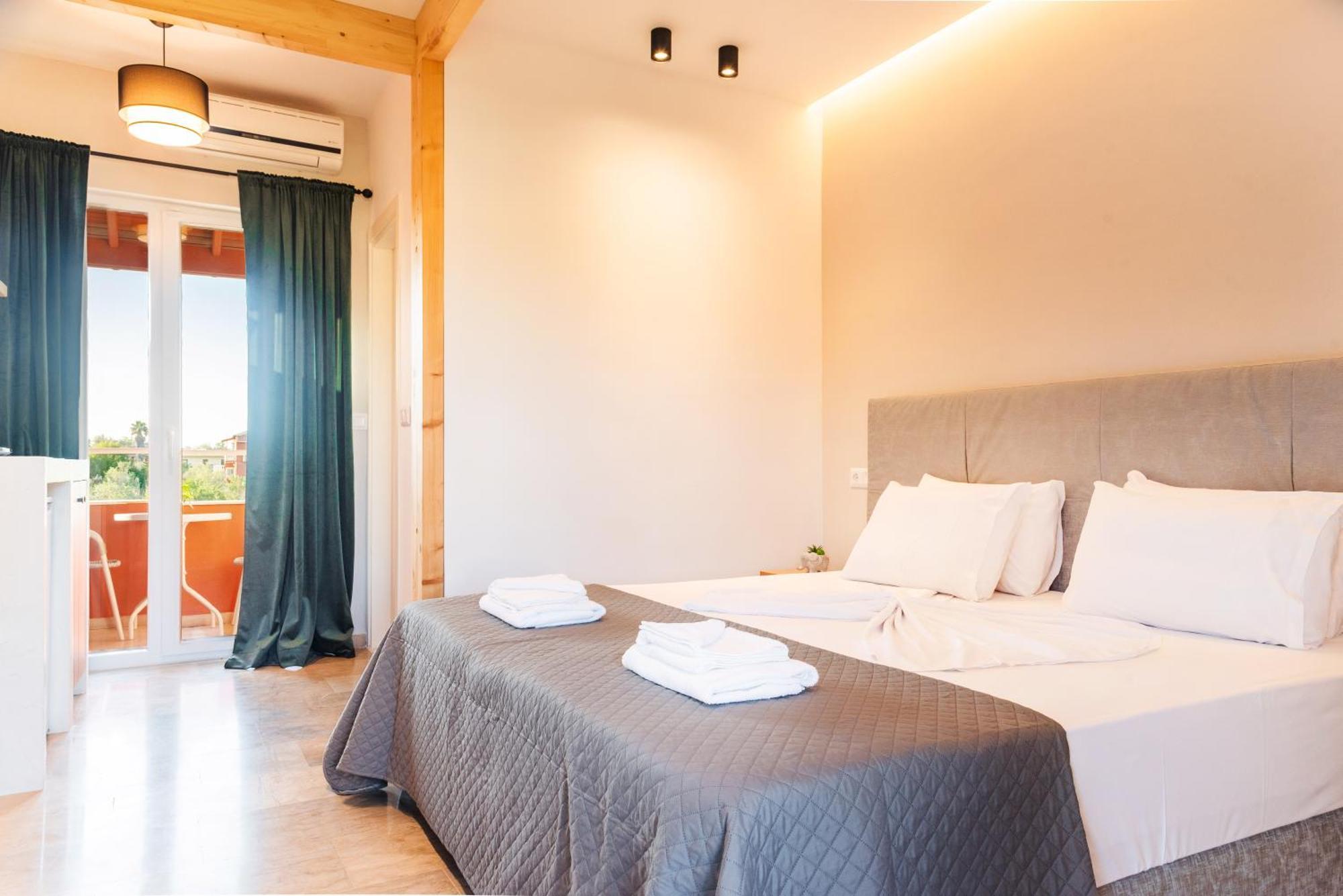 Melador Beachfront Apartments Kávos Екстериор снимка