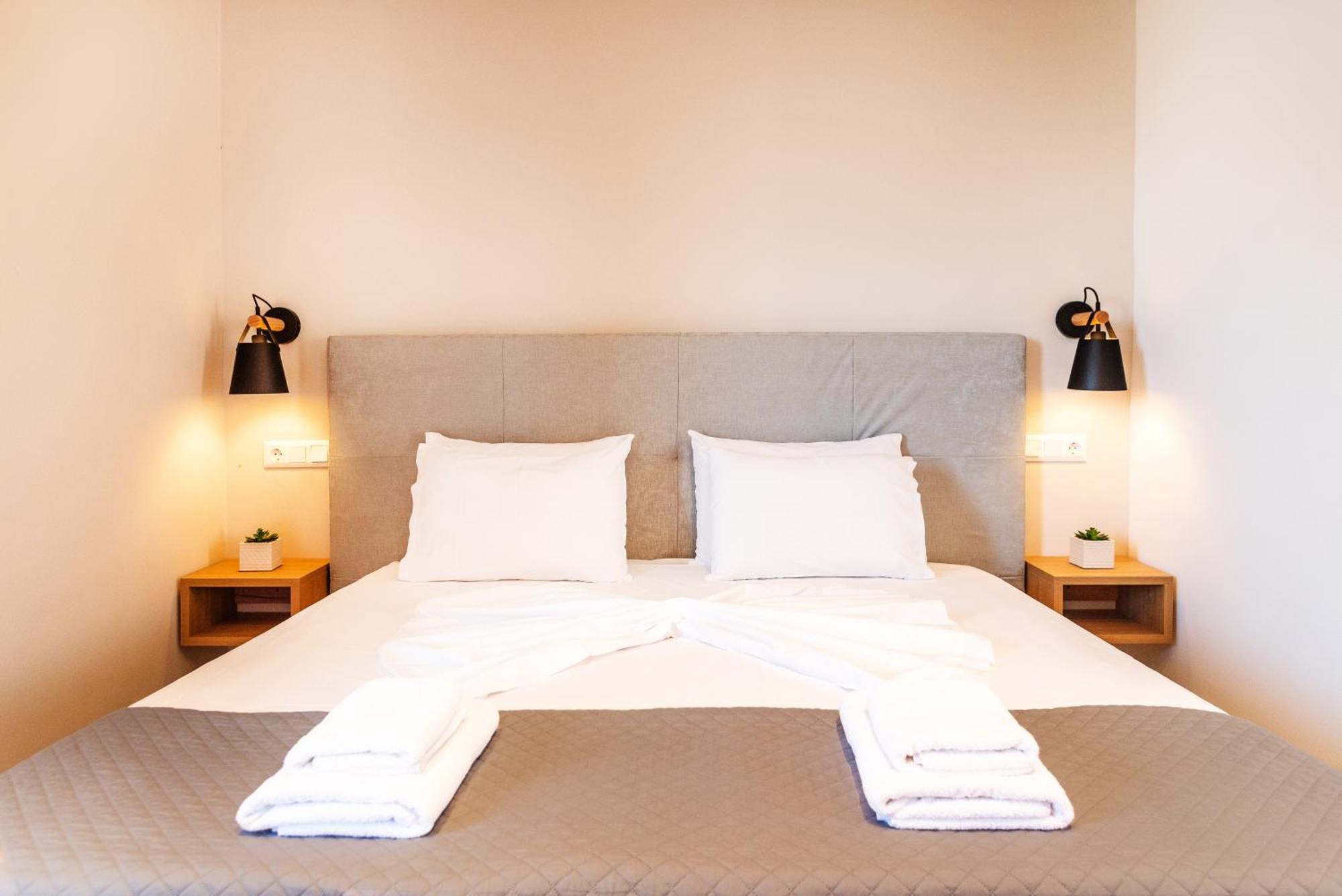 Melador Beachfront Apartments Kávos Екстериор снимка
